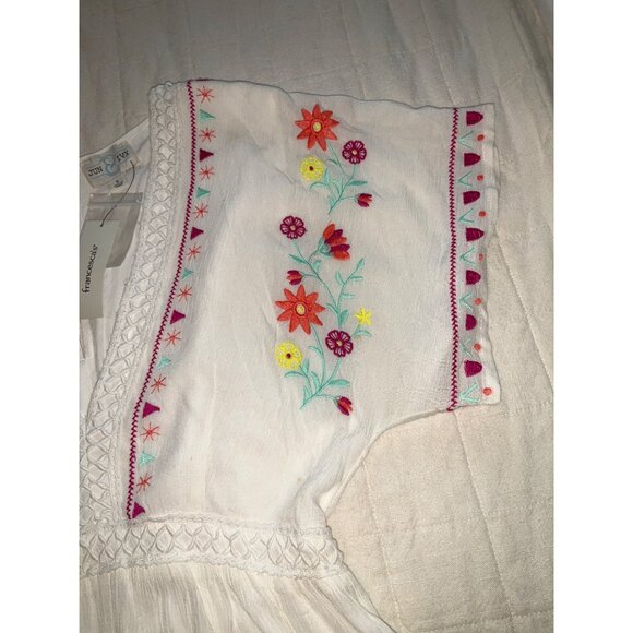 Jun & Ivy White Floral Embroidered Romper - Small - Picture 3 of 5